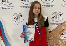 Виктория Степина завоевала бронзу на областных соревнованиях по плаванию