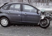 В Клепиковском районе столкнулись легковушка с грузовиком