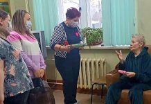 Клепиковцы порадовали подарками одиноких стариков