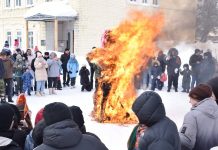 Клепиковцы отметили Масленицу