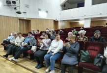 Клепиковские пенсионеры сыграли в «Третий лишний»