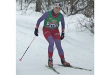 Более двухсот спортсменов вышли на старт лыжной гонки в Туме