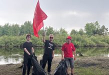 Активисты «Движения первых» очистили берег Пры