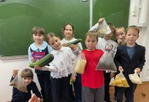 В Волчковской школе собрали продукты для зимовки животных и птиц